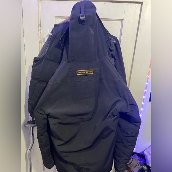Men’s Canada goose coat - Picture 10 of 11